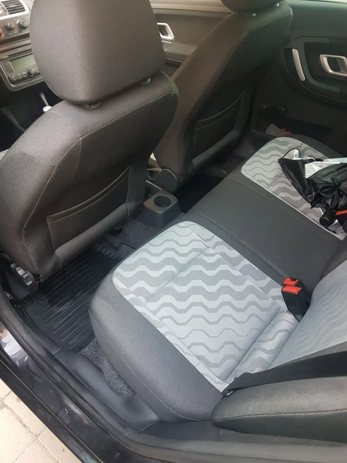 Skoda Fabia, снимка 8 - Автомобили и джипове - 54702802