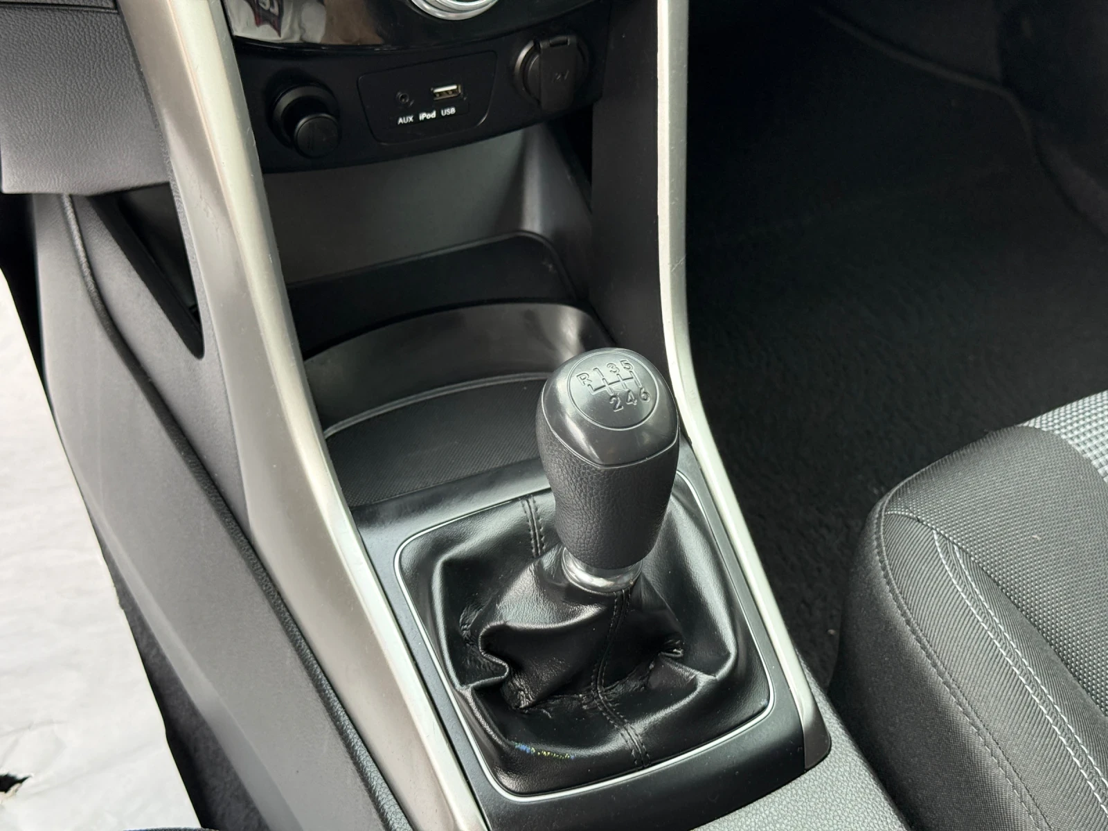 Hyundai I30 1.4i - 99К.С. ФЕЙСЛИФТ - 148Х.КМ. СЕРВИЗНА ИСТОРИЯ, снимка 14 - Автомобили и джипове - 54856166