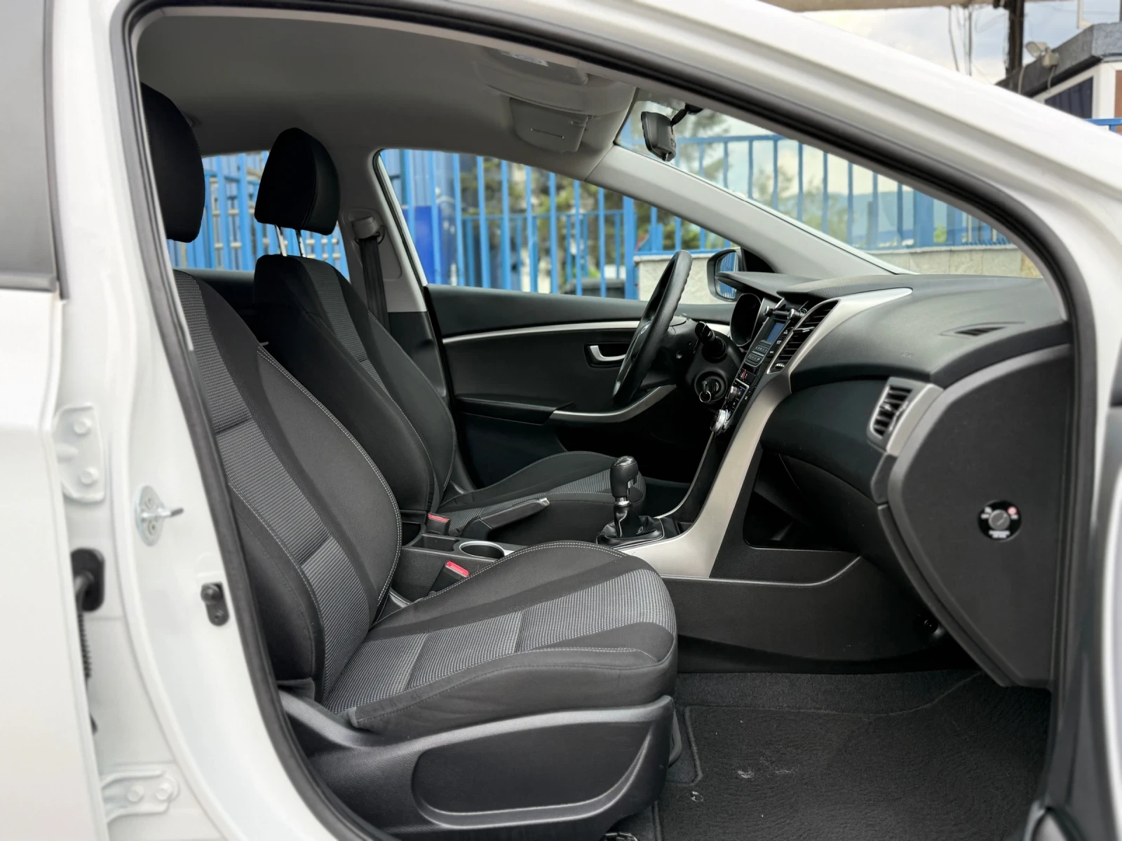 Hyundai I30 1.4i - 99К.С. ФЕЙСЛИФТ - 148Х.КМ. СЕРВИЗНА ИСТОРИЯ, снимка 8 - Автомобили и джипове - 54856166