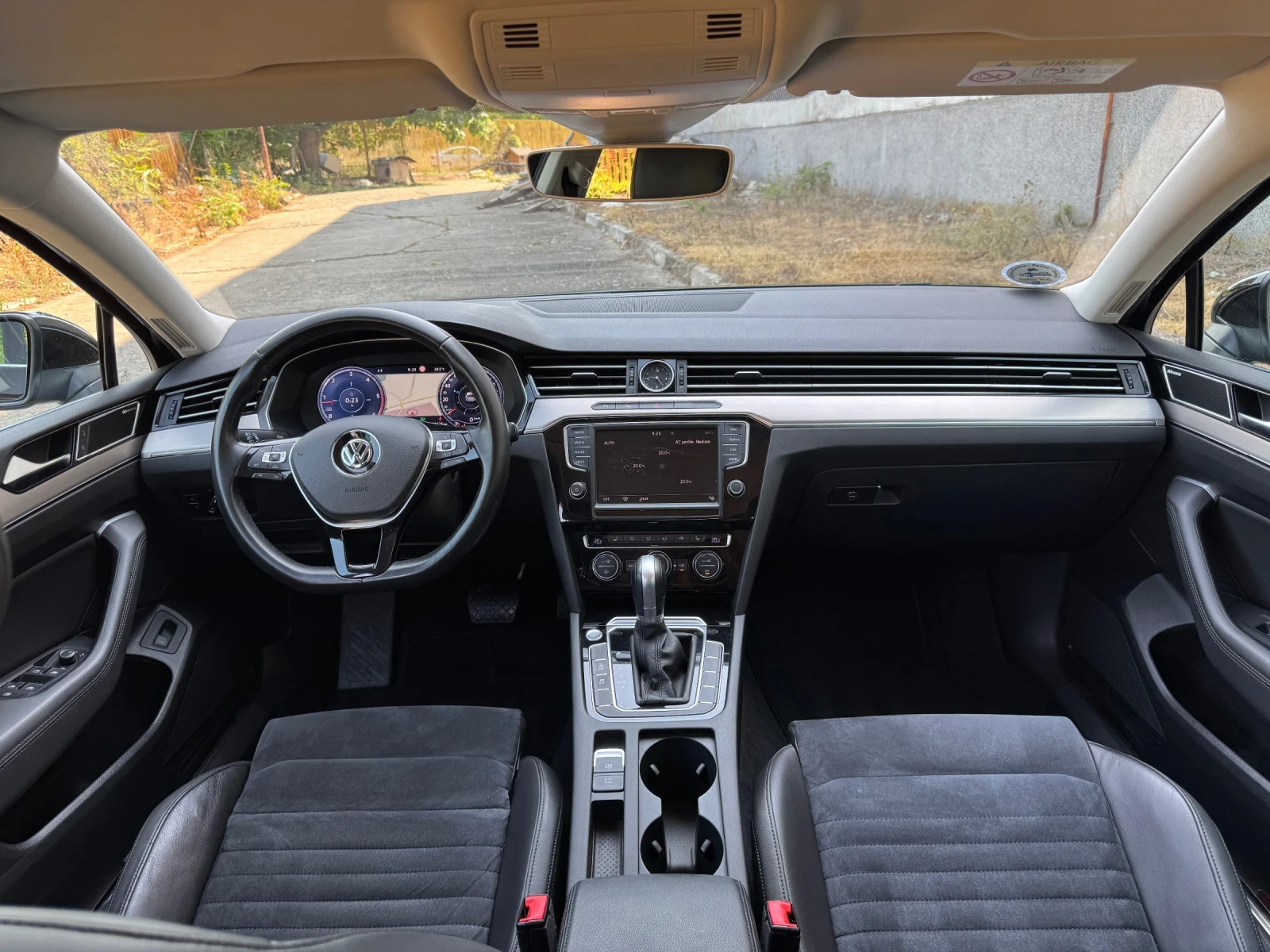 VW Passat 2.0TDI HIGHLINE VIRTUAL DYNAUDIO, снимка 11 - Автомобили и джипове - 55354417