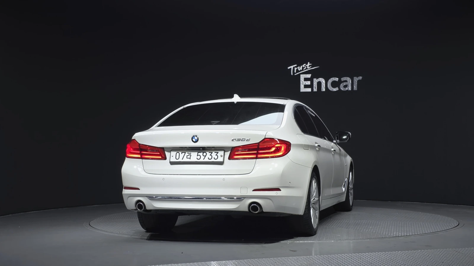 BMW 530 d Luxury Plus, снимка 4 - Автомобили и джипове - 55477690