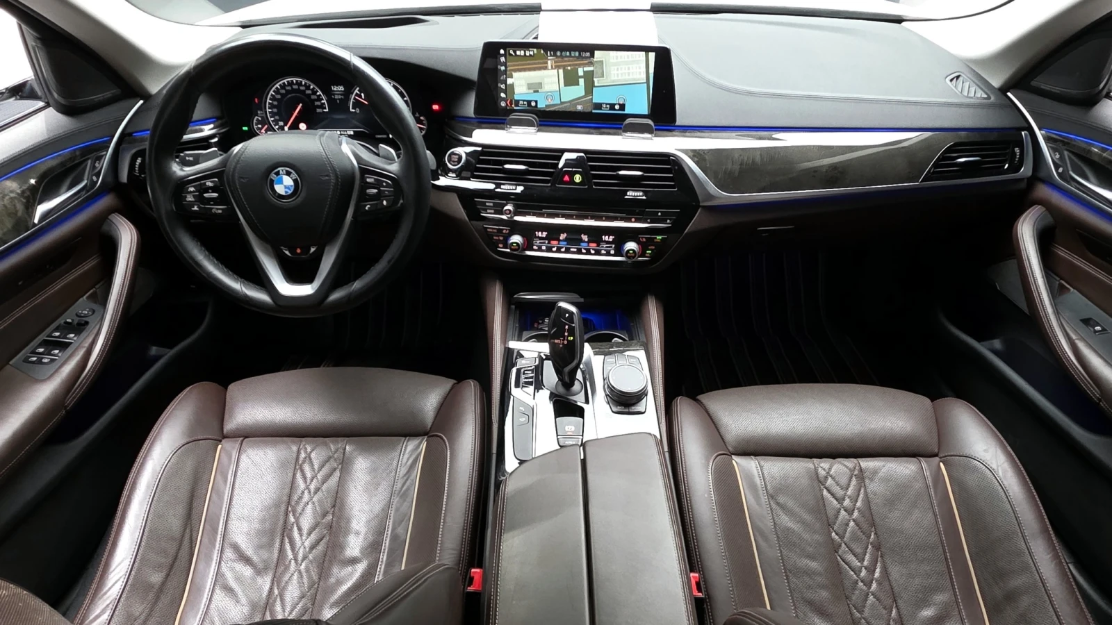 BMW 530 d Luxury Plus, снимка 8 - Автомобили и джипове - 55477690