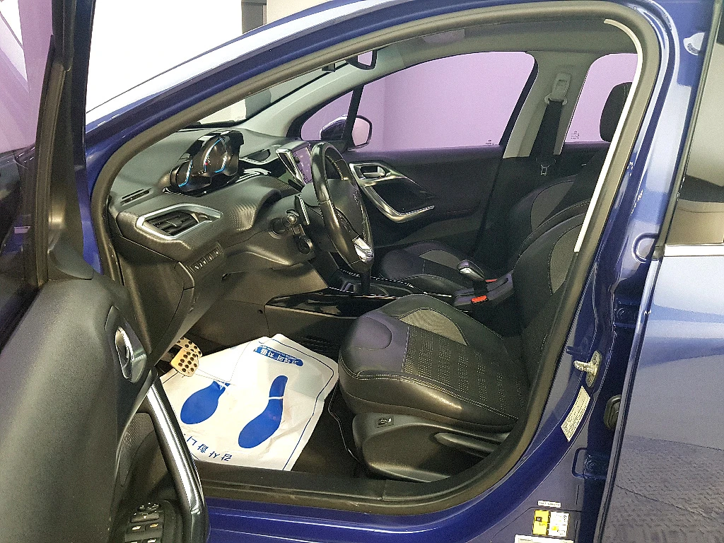 Peugeot 2008 1.6 BlueHDi* КРАЙНА ЦЕНА, снимка 10 - Автомобили и джипове - 55983865