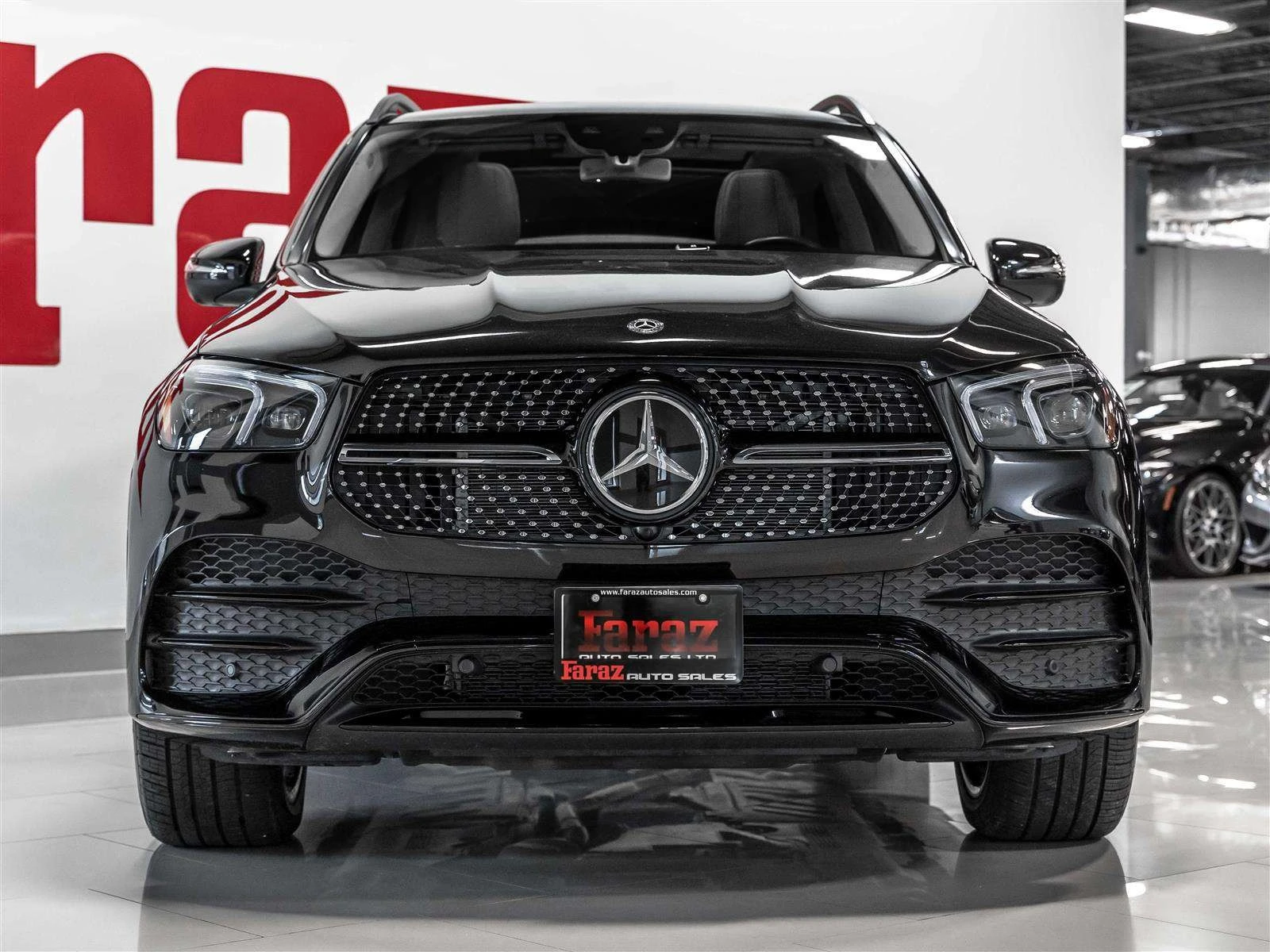 Mercedes-Benz GLE 450 4MATIC | AMG Night | Premium | Air Ride, снимка 2 - Автомобили и джипове - 56235213