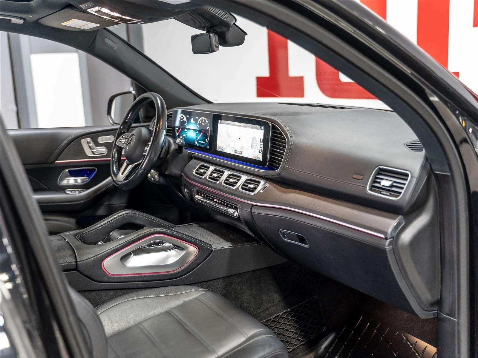 Mercedes-Benz GLE 450 4MATIC | AMG Night | Premium | Air Ride, снимка 8 - Автомобили и джипове - 56235213