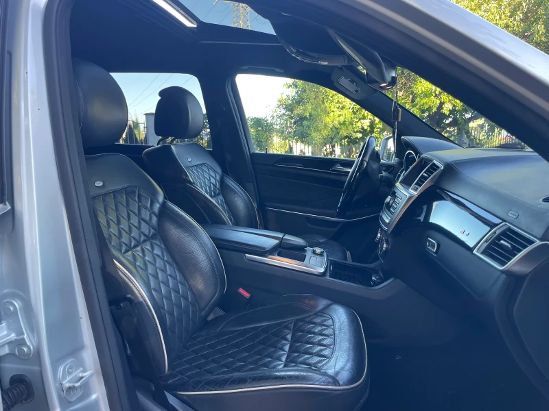 Mercedes-Benz GL 550 AMG/DESIGNO/FULL/360/DISTRONIC/7G+ , снимка 9 - Автомобили и джипове - 52668488