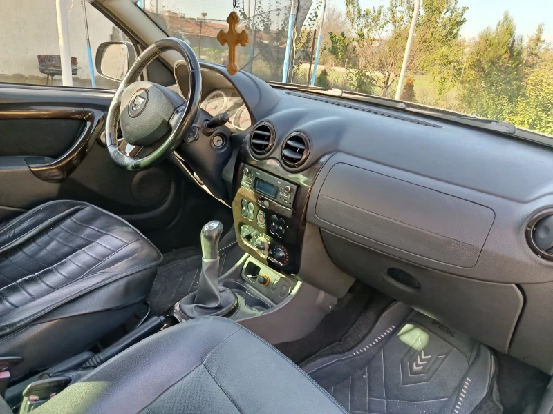 Dacia Duster 1, 6 16 v , газов инжекцион , снимка 11 - Автомобили и джипове - 52503197