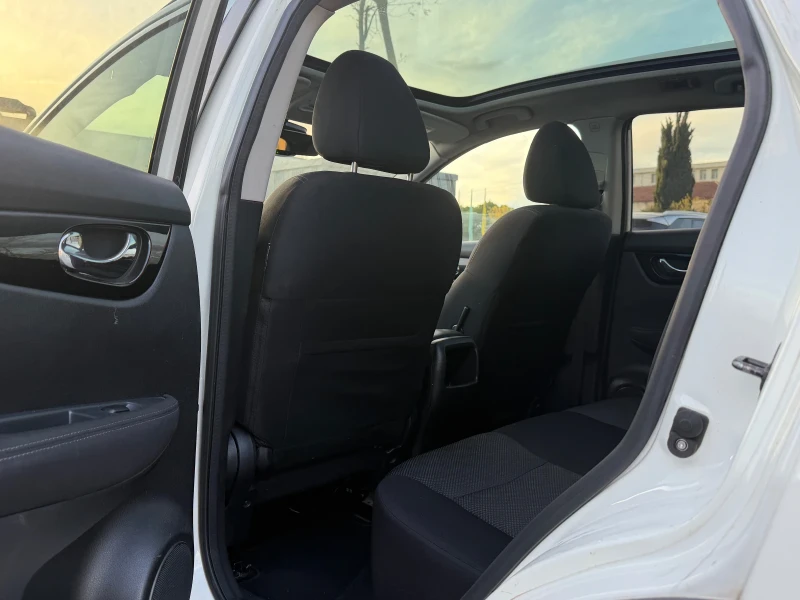 Nissan Qashqai 1, 6 d 360 automat tekna panorama, снимка 9 - Автомобили и джипове - 52538560