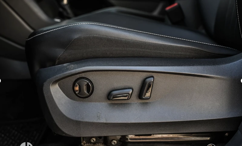 VW Tiguan PANO DIGITAL ПОДГРЕВ АВТОКРЕДИТ, снимка 11 - Автомобили и джипове - 52645389