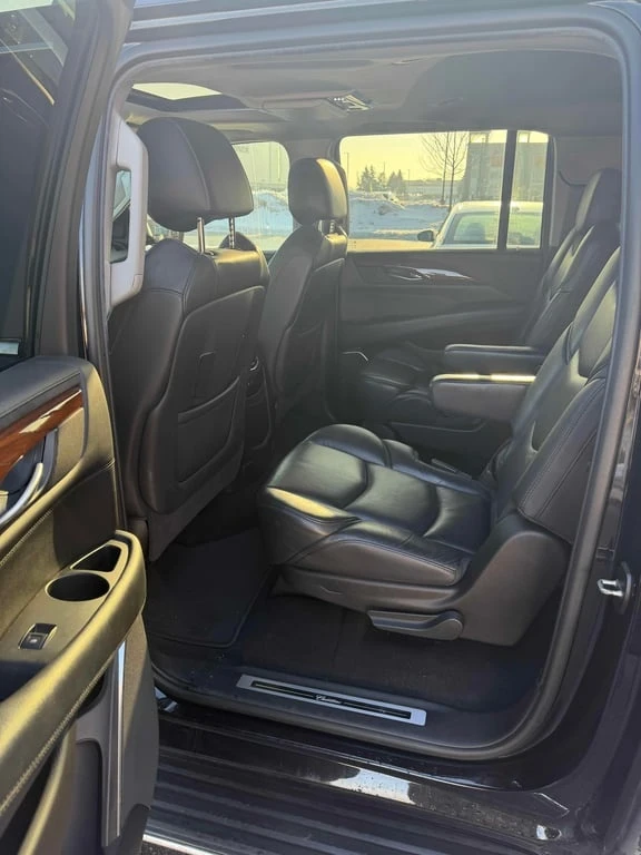 Cadillac Escalade * Luxury * CARFAX * БЕЗ ПЪРВОНАЧАЛНА ВНОСКА, снимка 11 - Автомобили и джипове - 53447883