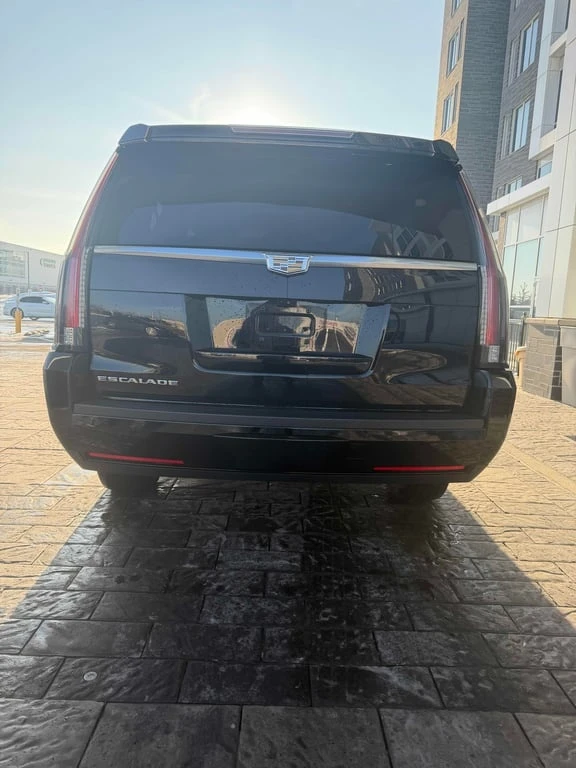 Cadillac Escalade * Luxury * CARFAX * БЕЗ ПЪРВОНАЧАЛНА ВНОСКА, снимка 4 - Автомобили и джипове - 53447883