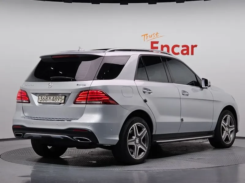 Mercedes-Benz GLE 350 D 4Matic, снимка 3 - Автомобили и джипове - 56097162