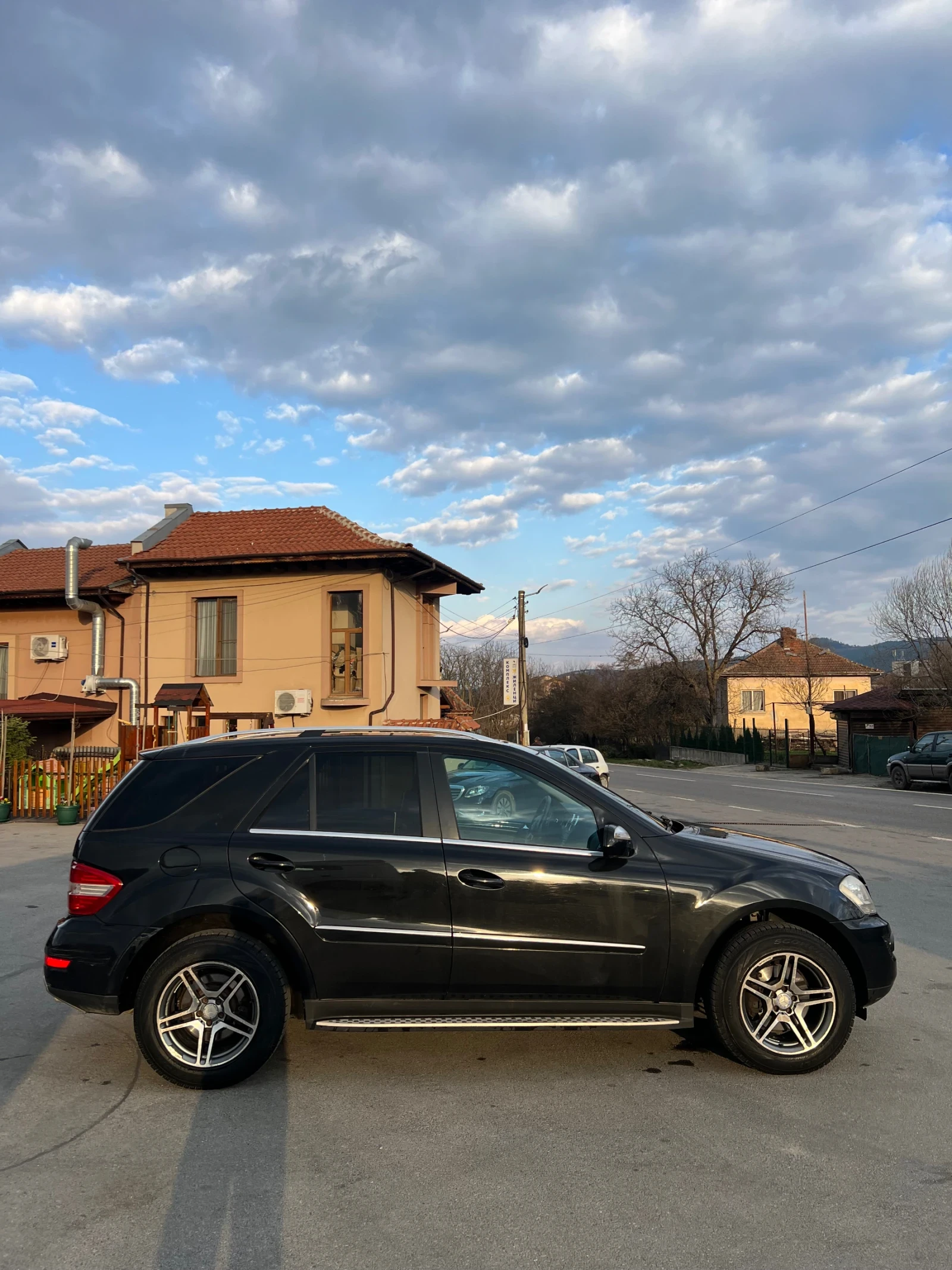 Mercedes-Benz ML 320 4 Matic, снимка 4 - Автомобили и джипове - 53864435