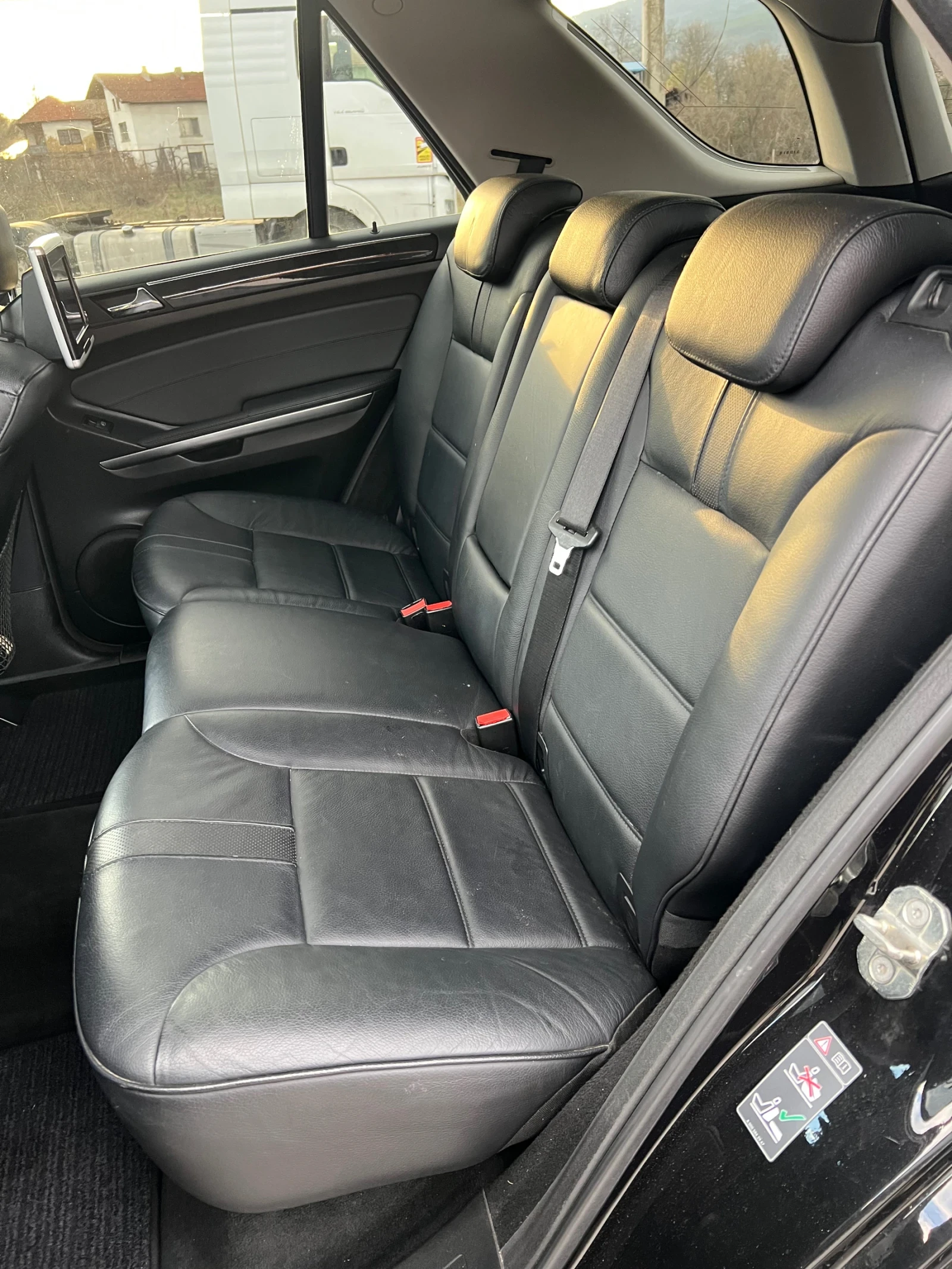 Mercedes-Benz ML 320 4 Matic, снимка 13 - Автомобили и джипове - 53864435