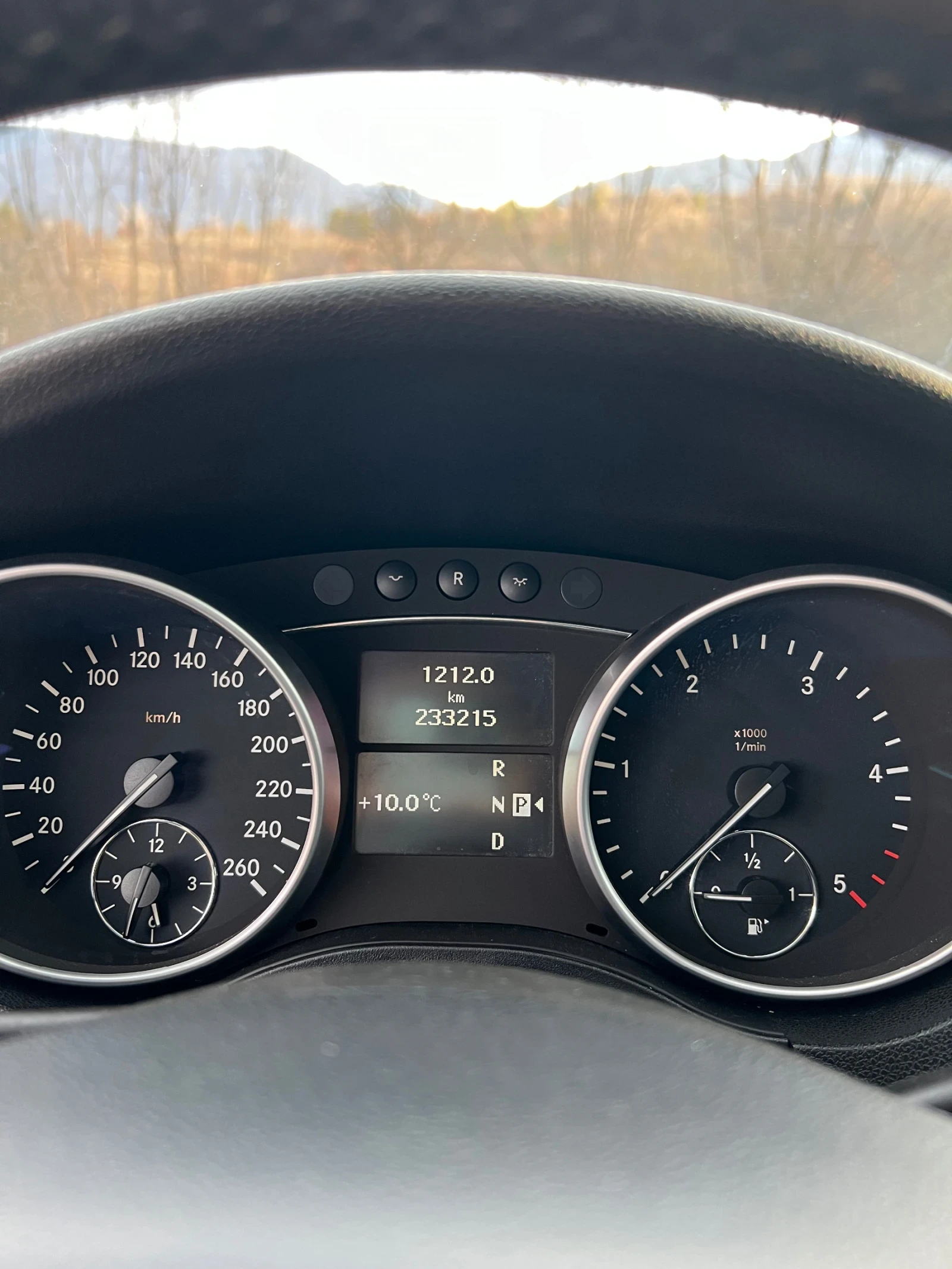 Mercedes-Benz ML 320 4 Matic, снимка 16 - Автомобили и джипове - 53864435