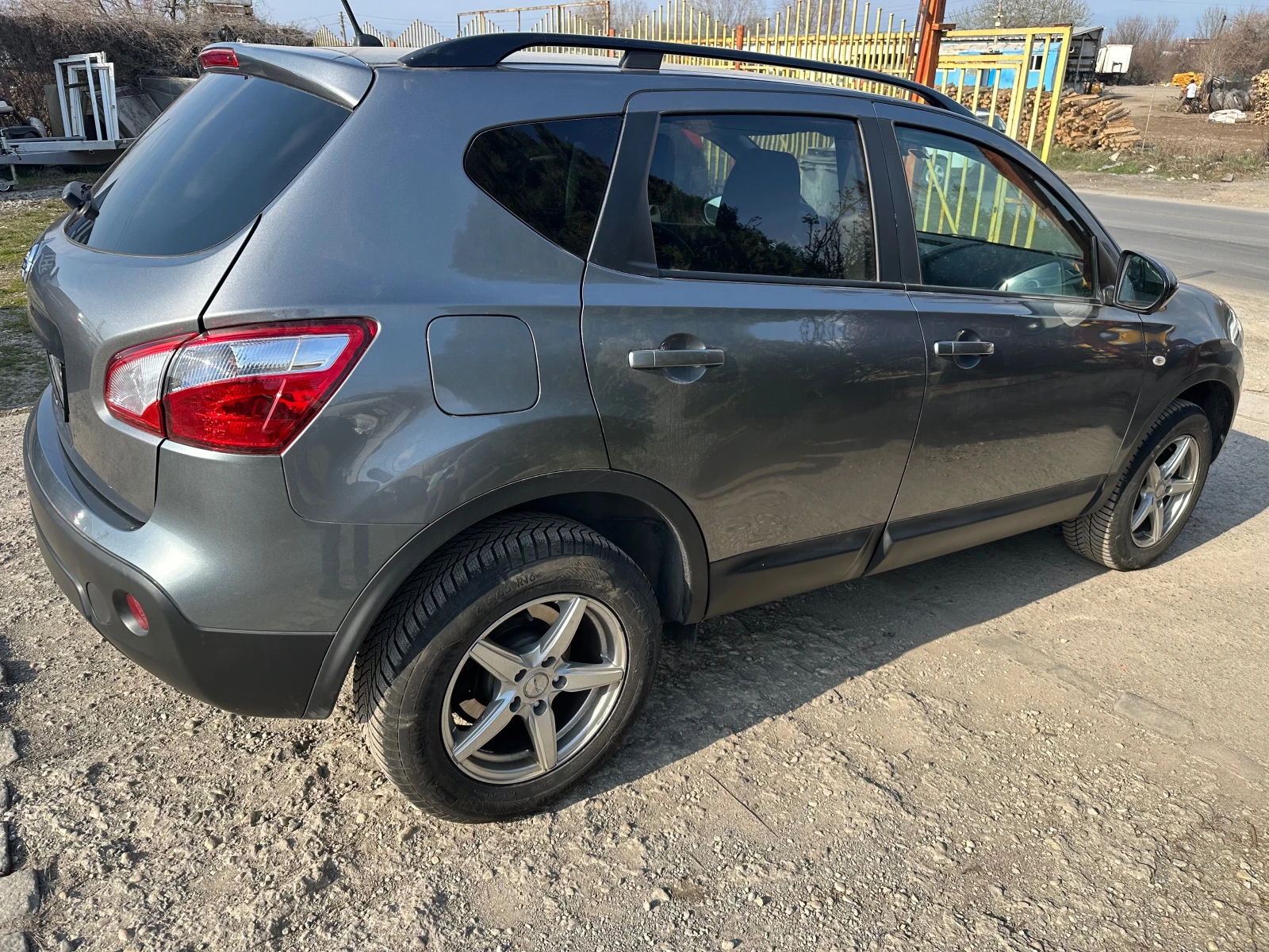 Nissan Qashqai 2.0 i автоматик 4х4, снимка 4 - Автомобили и джипове - 53877088