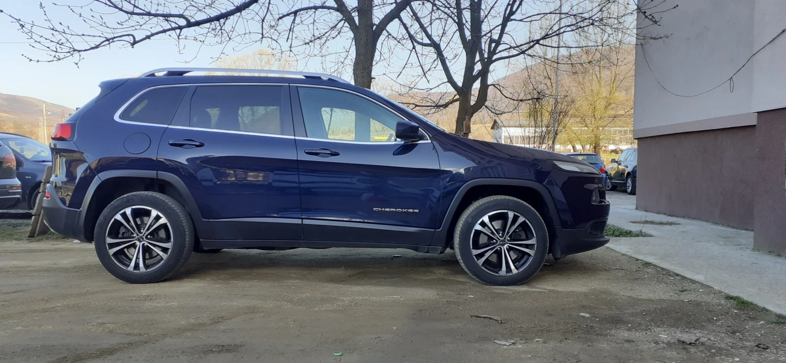 Jeep Cherokee 2.0 Multijet , снимка 8 - Автомобили и джипове - 54269919