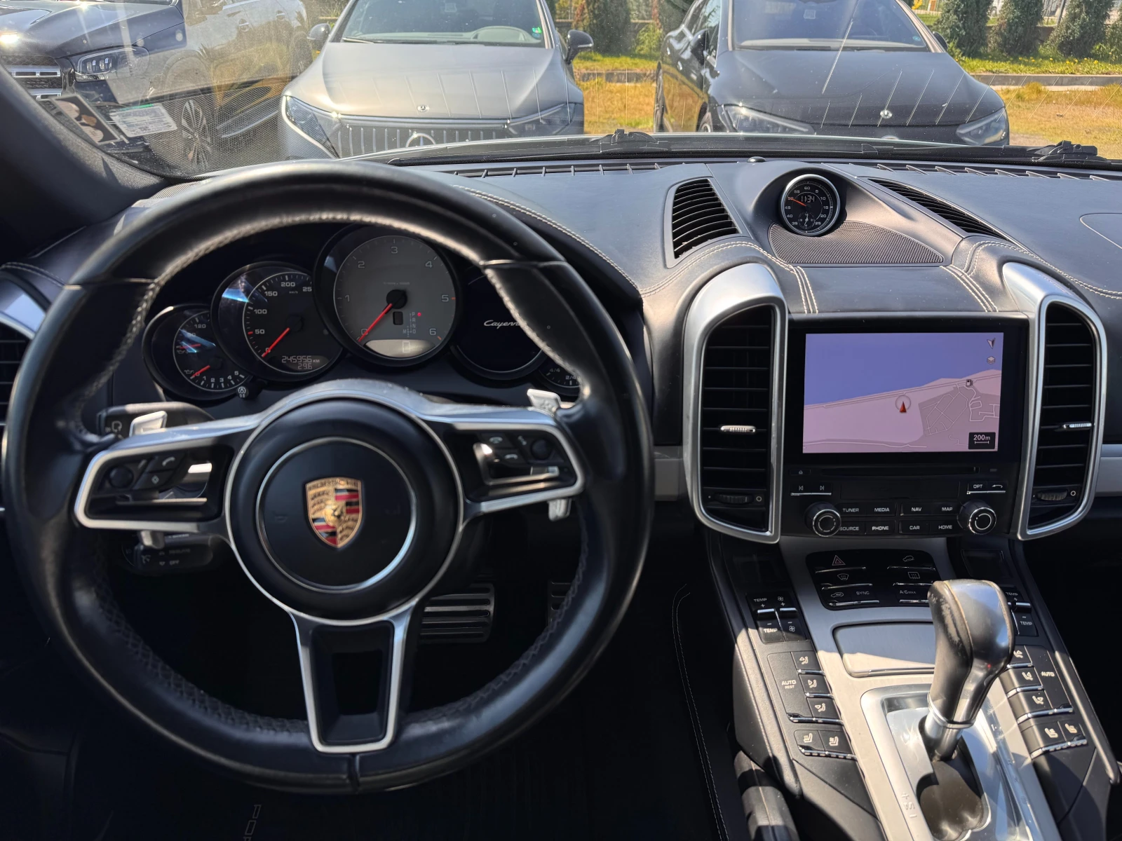 Porsche Cayenne / S / 4.2TDI / Pano / Chrono / Bose / , снимка 11 - Автомобили и джипове - 54299365