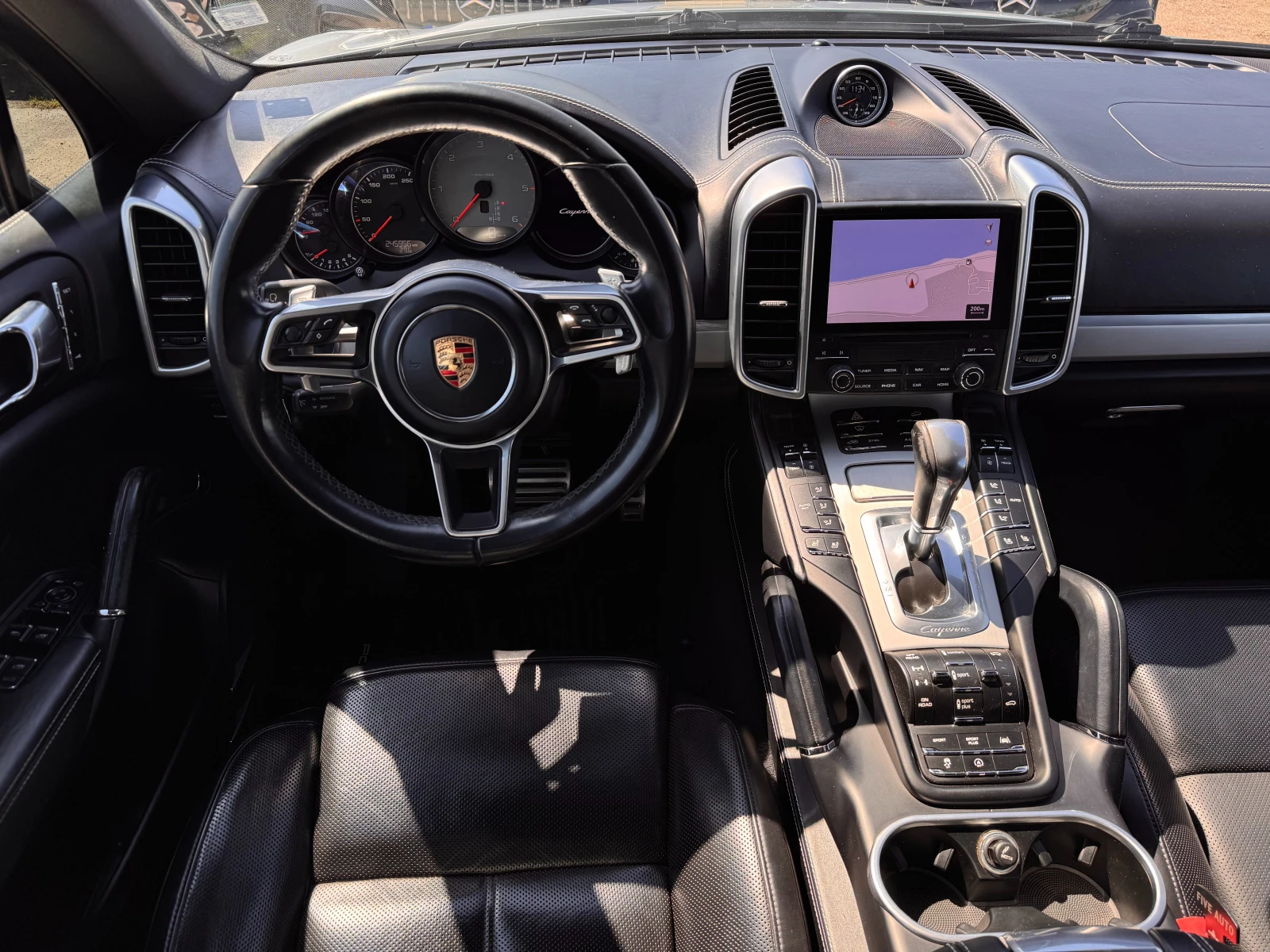 Porsche Cayenne / S / 4.2TDI / Pano / Chrono / Bose / , снимка 10 - Автомобили и джипове - 54299365