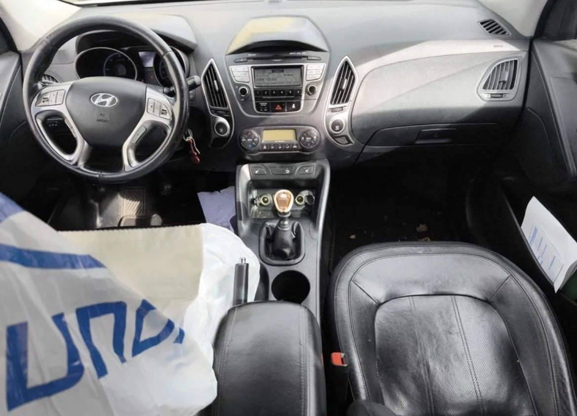 Hyundai IX35 2.0 crdi, снимка 6 - Автомобили и джипове - 54334813