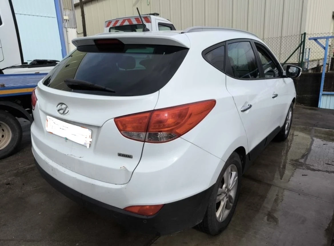Hyundai IX35 2.0 crdi, снимка 4 - Автомобили и джипове - 54334813