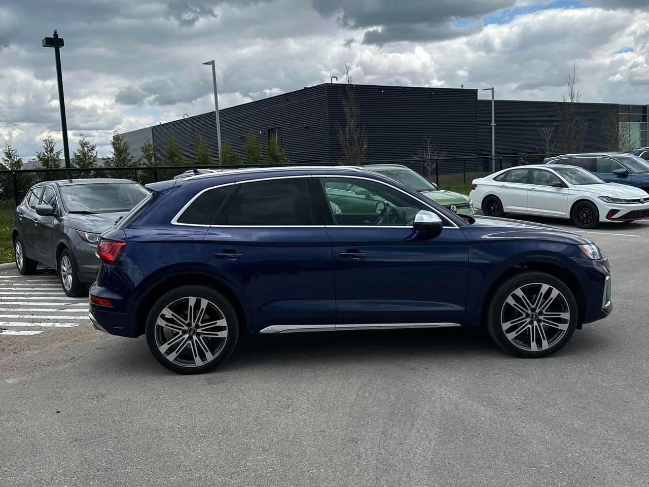 Audi SQ5 * Progressiv * DISTRONIC * 360 * SUNROOF * KEYLESS, снимка 4 - Автомобили и джипове - 54466531