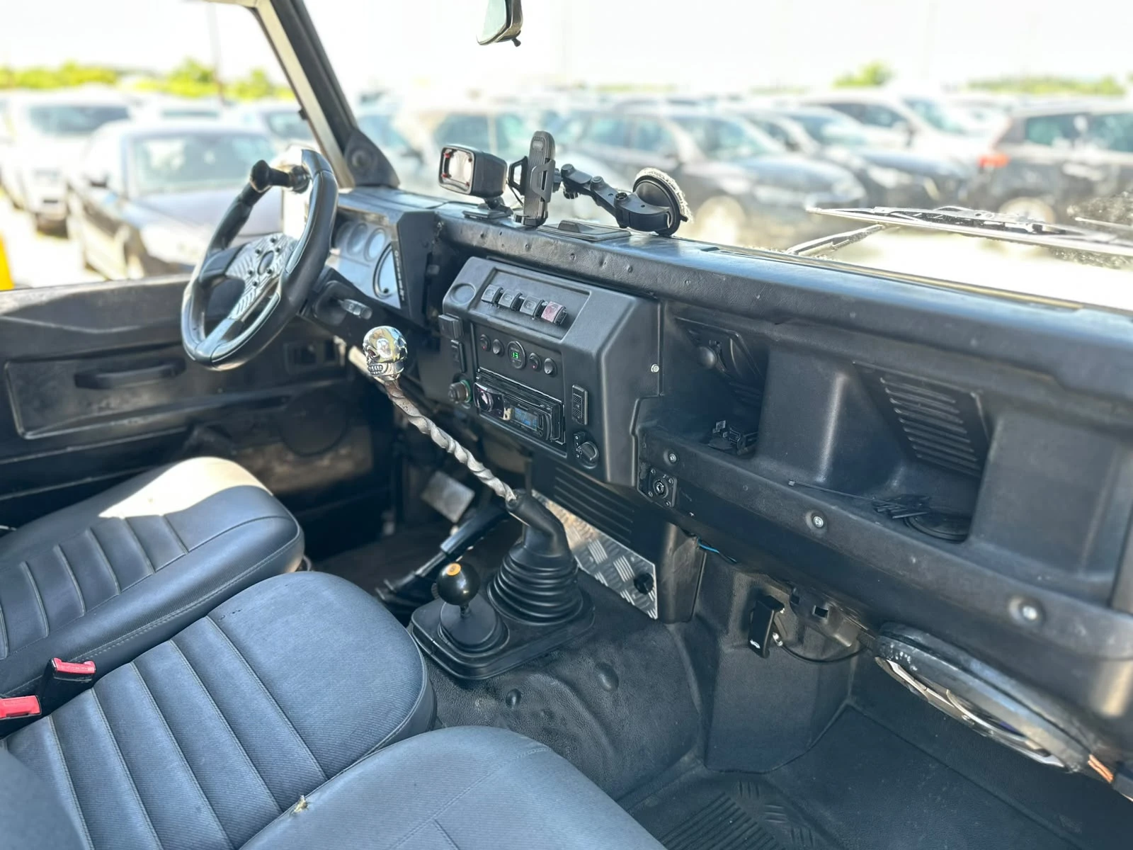 Land Rover Defender / БЕЗ ТОЧКА РЪЖДА / 2.5 ТD5 / УНИКАТ /, снимка 13 - Автомобили и джипове - 54931201
