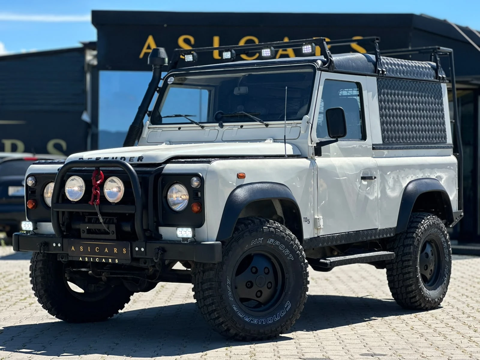 Land Rover Defender / БЕЗ ТОЧКА РЪЖДА / 2.5 ТD5 / УНИКАТ /