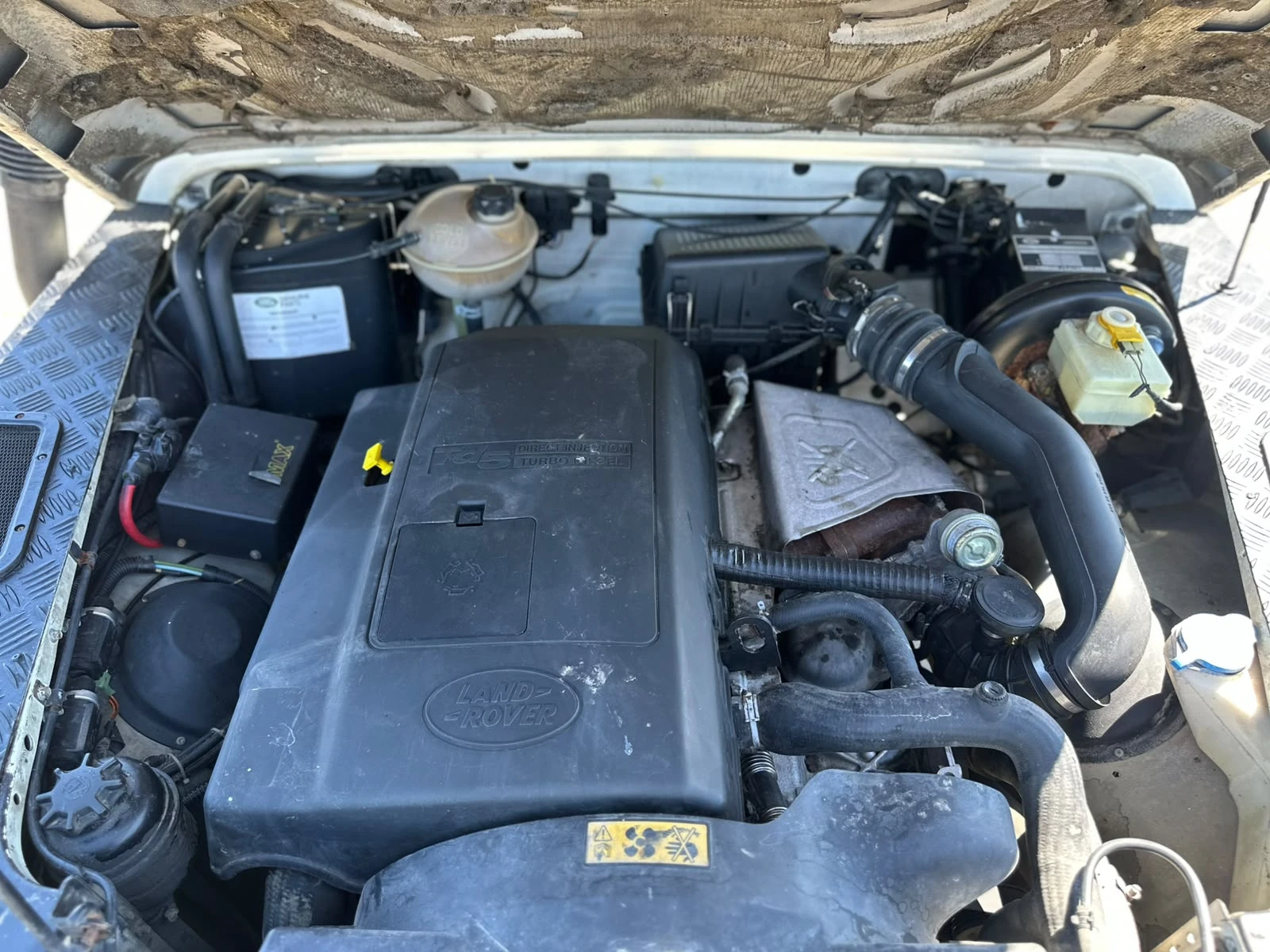Land Rover Defender / БЕЗ ТОЧКА РЪЖДА / 2.5 ТD5 / УНИКАТ /, снимка 11 - Автомобили и джипове - 54931201