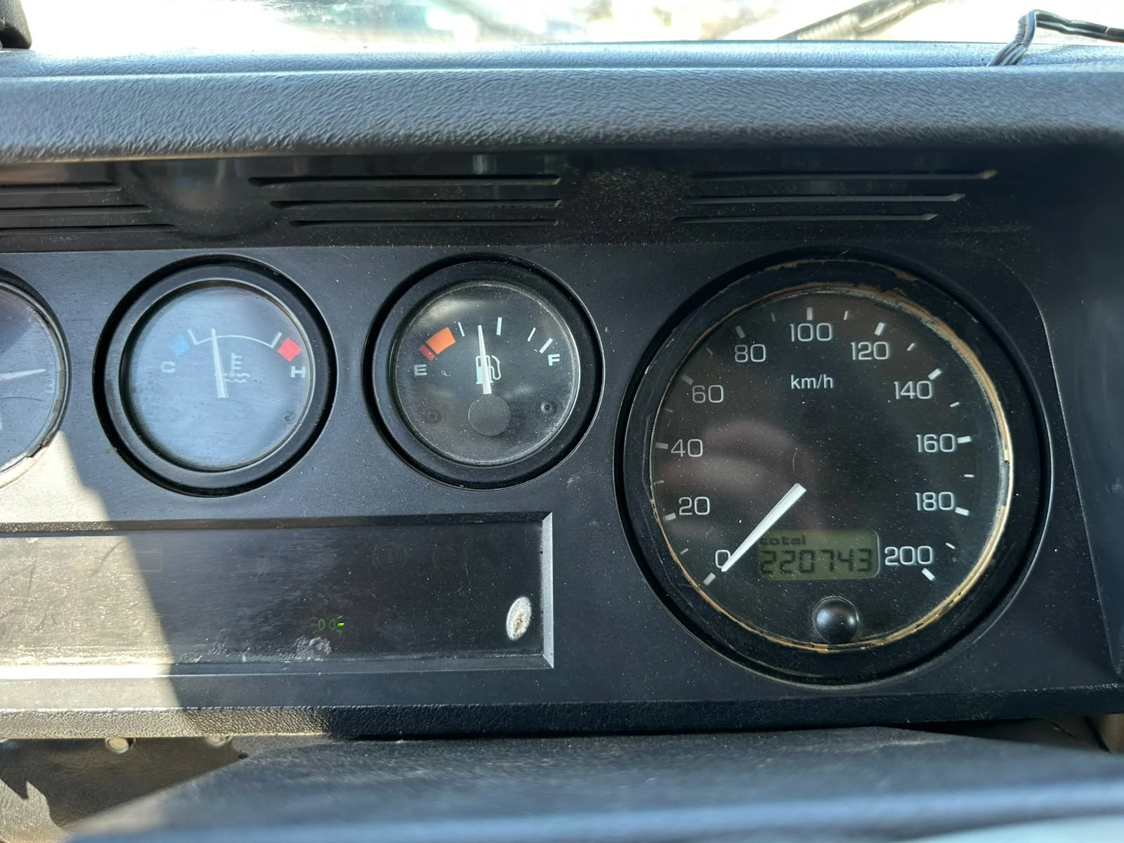 Land Rover Defender / БЕЗ ТОЧКА РЪЖДА / 2.5 ТD5 / УНИКАТ /, снимка 16 - Автомобили и джипове - 54931201