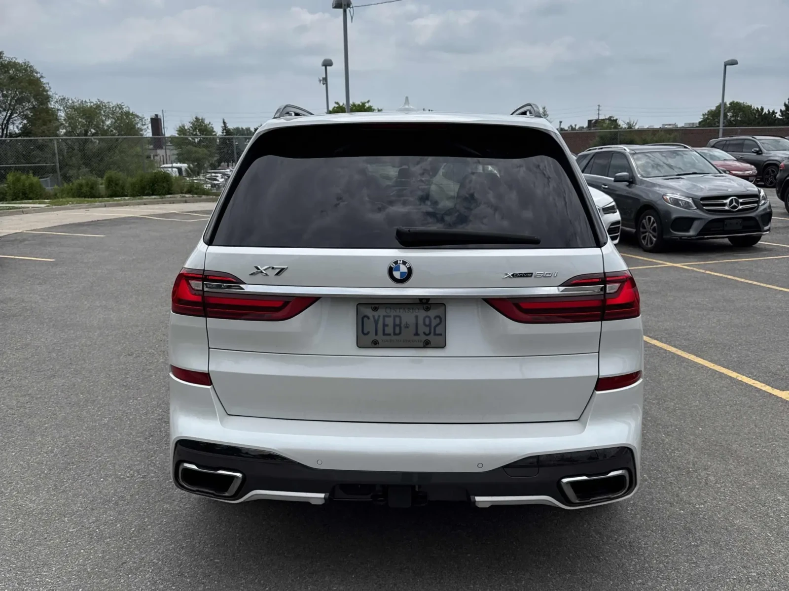 BMW X7 Bowers & Wilkins* M50i V8* 360 к.* М-ПАКЕТ* ШИТО Т, снимка 3 - Автомобили и джипове - 54946399
