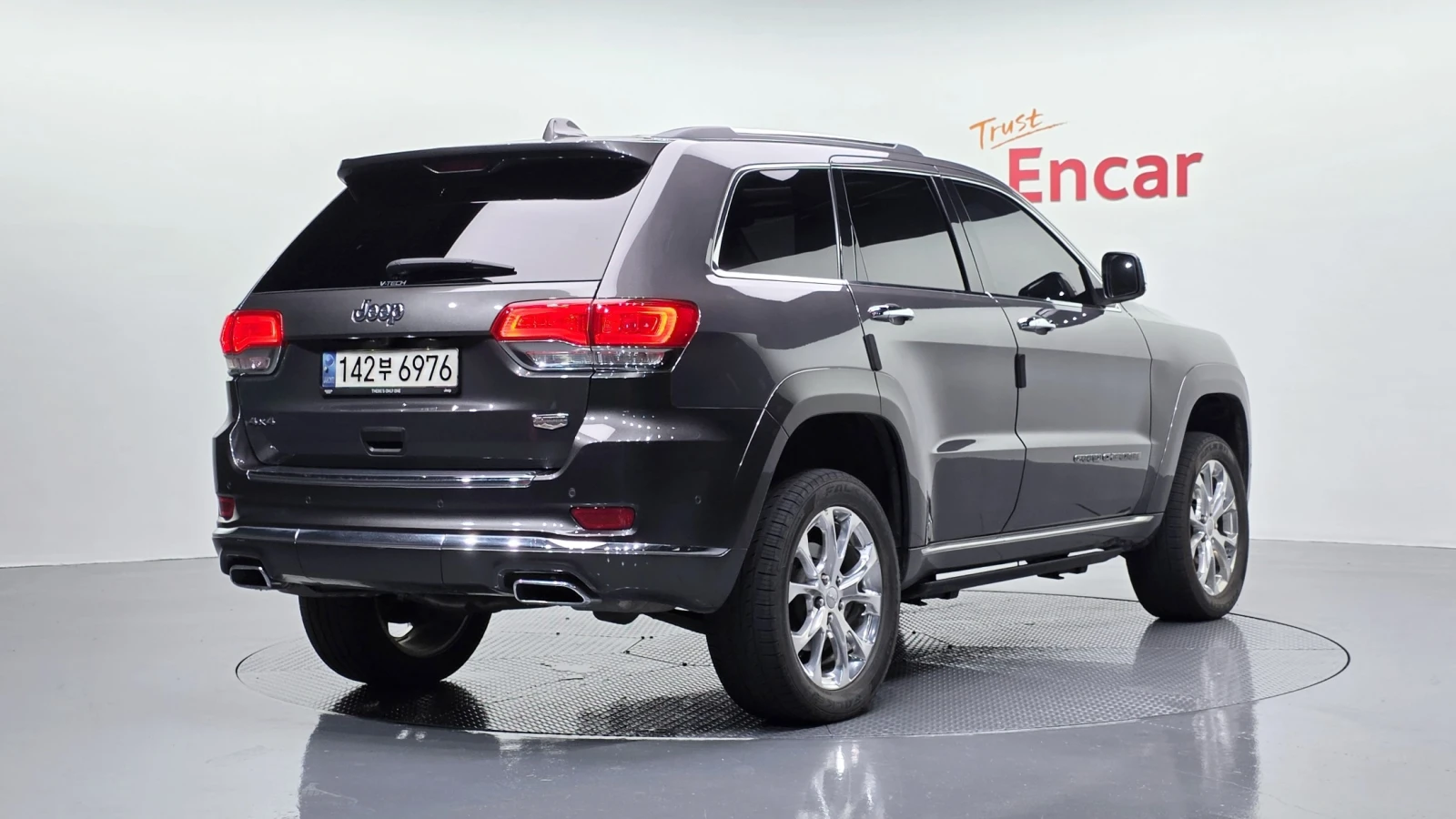Jeep Grand cherokee SUMMIT /ОБДУХВАНЕ/ПАНОРАМА/ДИСТРОНИК, снимка 4 - Автомобили и джипове - 55448568