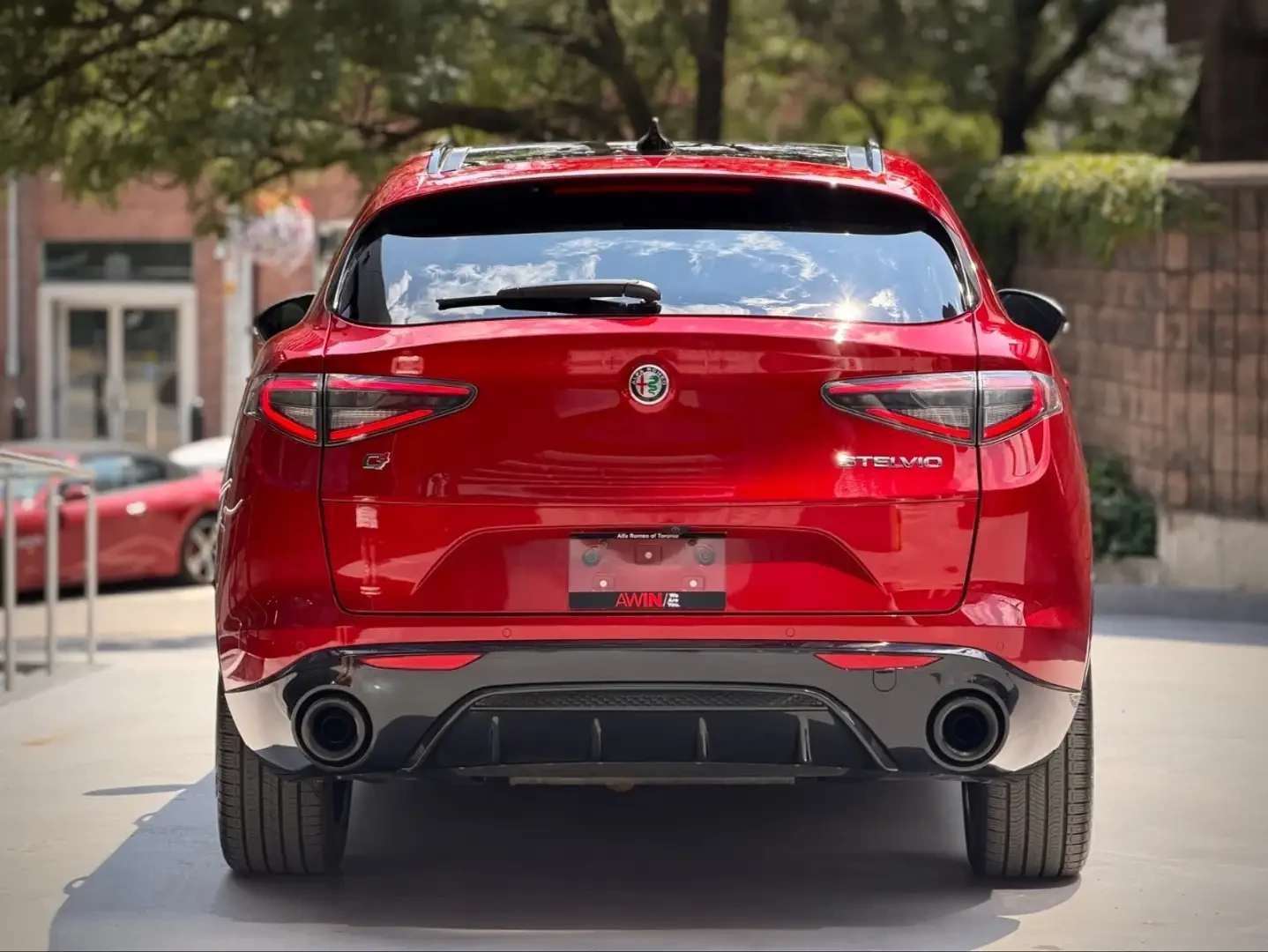 Alfa Romeo Stelvio Ex-Head Office Demo Clean Carfax Low Kms Veloce AW, снимка 6 - Автомобили и джипове - 55705085