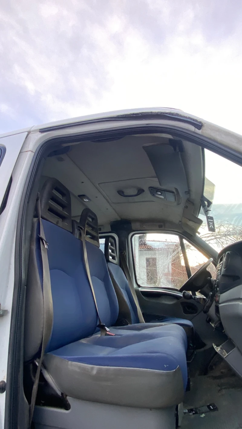 Iveco Daily 6+ 1 Като Нов, снимка 6 - Бусове и автобуси - 48636129