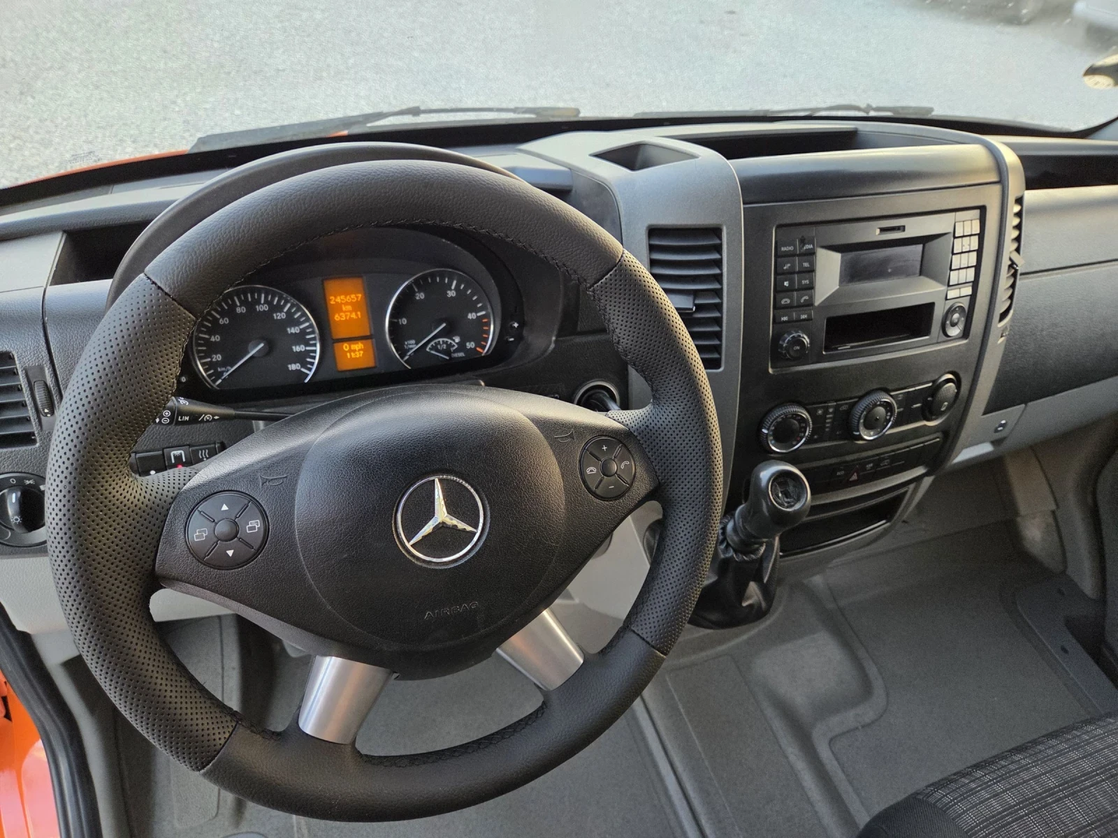 Mercedes-Benz Sprinter 319 Падащ Борд, Две Щори, Клима - изображение 10