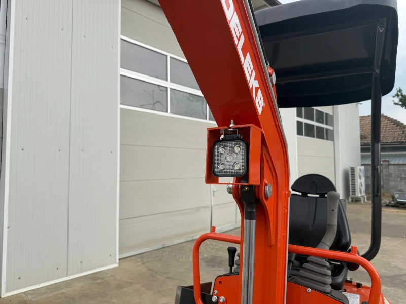 Специализирани машини Други Мини Багер марка Deleks модел M80, снимка 13 - Селскостопанска техника - 51059268