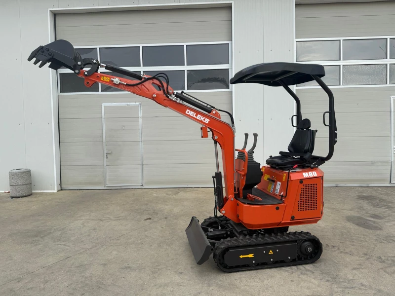 Специализирани машини Други Мини Багер марка Deleks модел M80, снимка 3 - Селскостопанска техника - 51059268