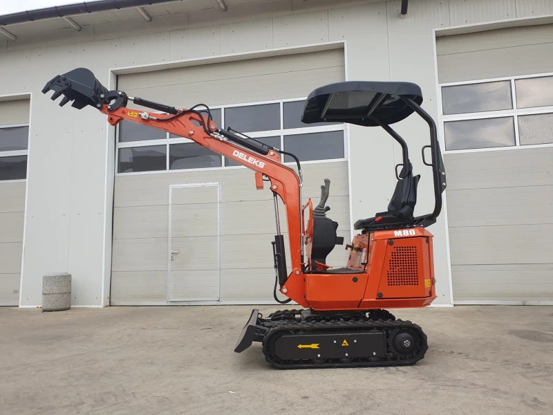 Специализирани машини Други Мини Багер марка Deleks модел M80, снимка 7 - Селскостопанска техника - 51059268