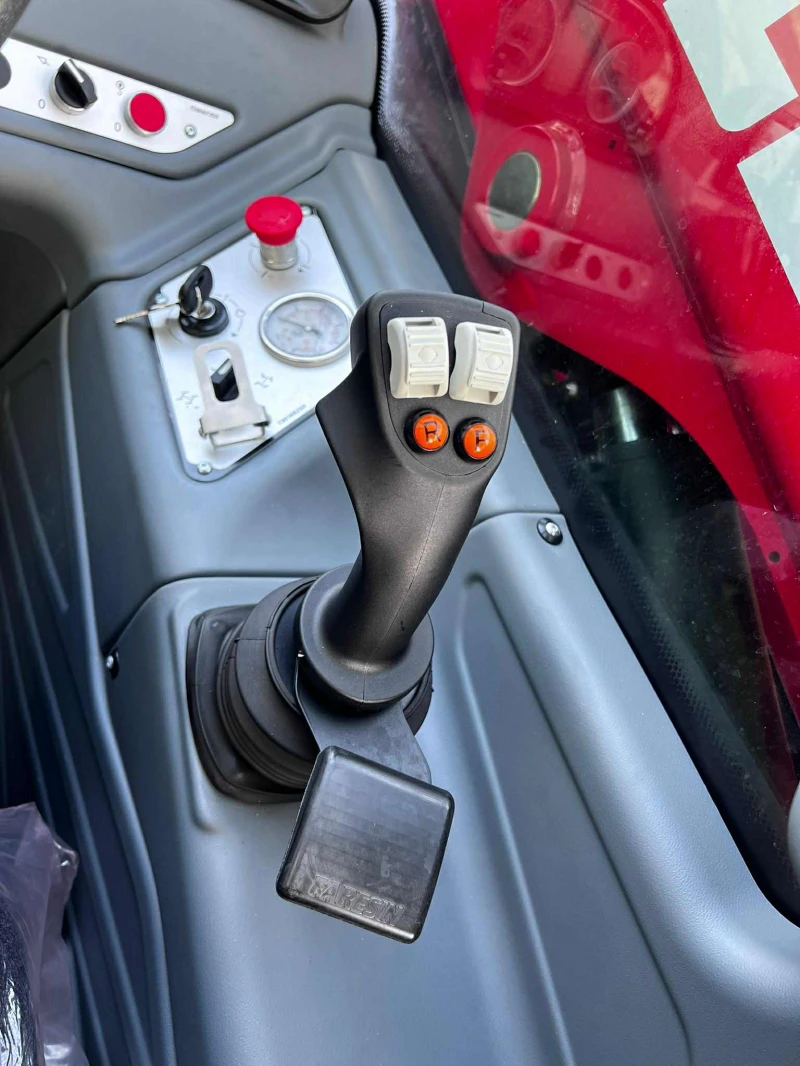 Телескопичен товарач Faresin 6.26, снимка 6 - Селскостопанска техника - 52654656