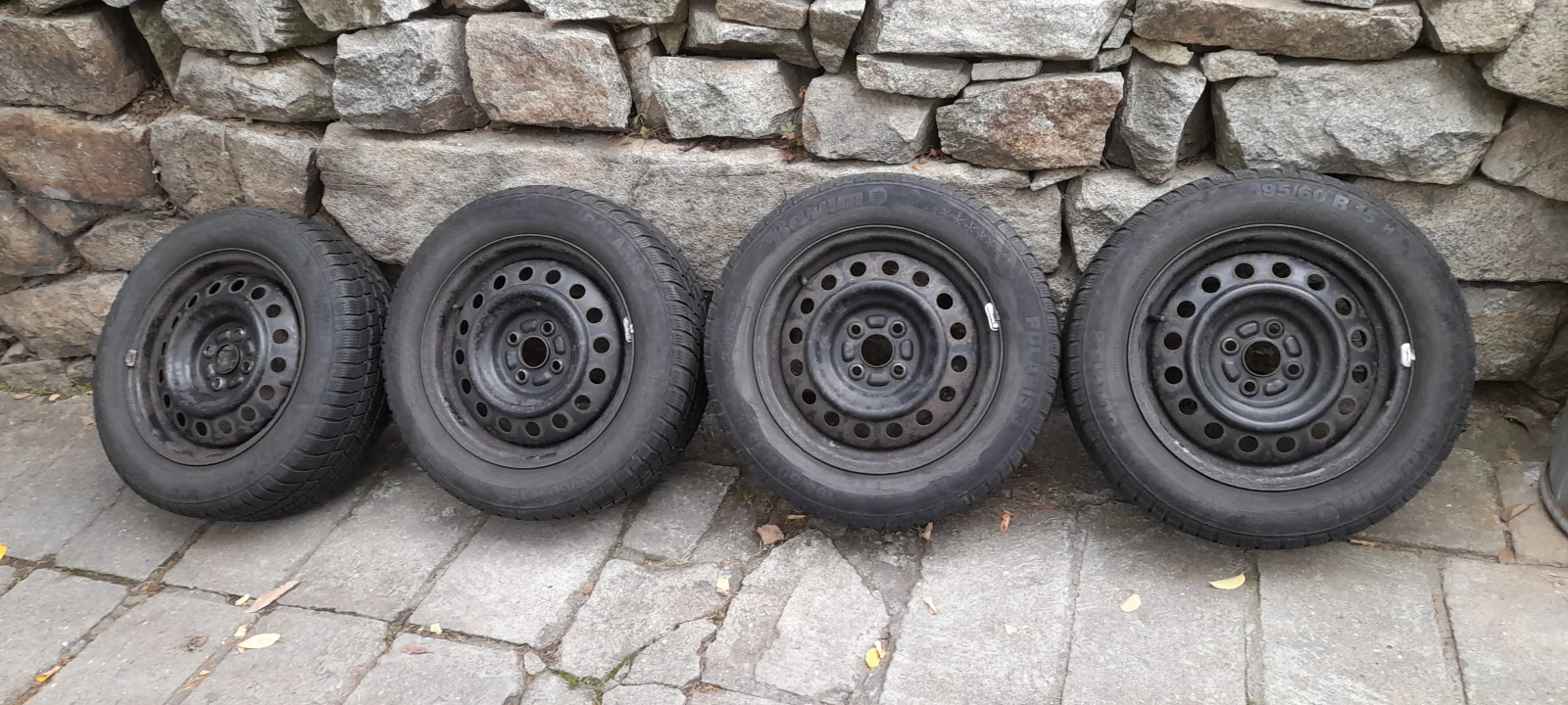 ���� � ������ 195/60R15 �� Toyota Corolla verso | Mobile.bg � ����������� 1