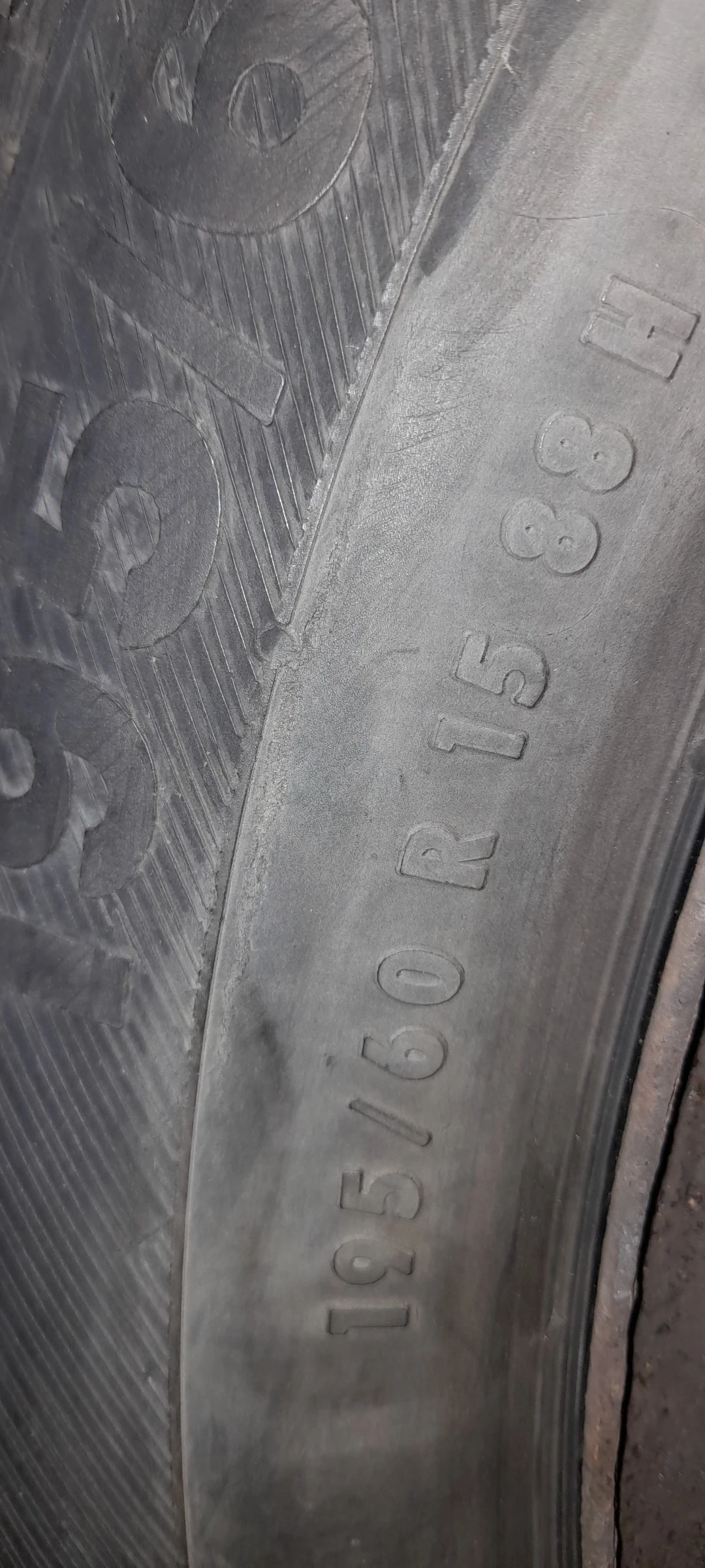 ���� � ������ 195/60R15 �� Toyota Corolla verso | Mobile.bg � ����������� 4