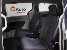 Chrysler Pacifica 3.6* TOURING* AWD* ПОДГРЕВ* КАМЕРА* NAVI* LED* , снимка 13