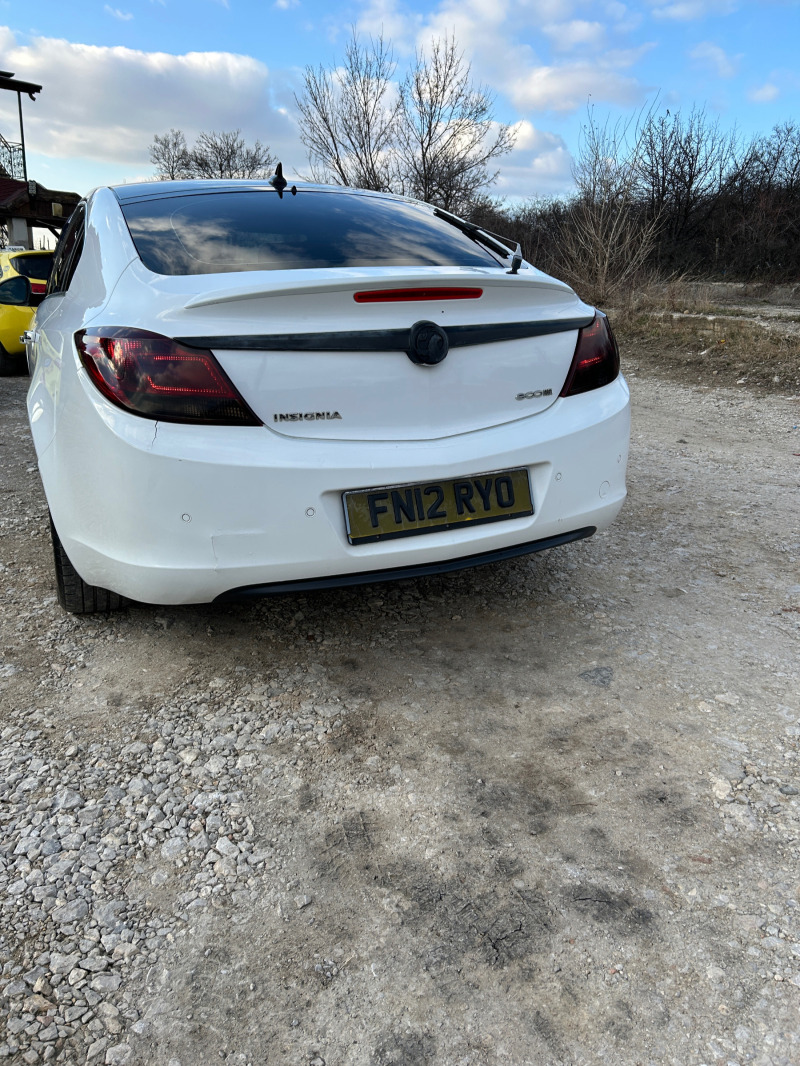 Opel Insignia, снимка 4 - Автомобили и джипове - 45622211