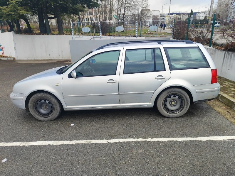 VW Golf Variant Комби, снимка 2 - Автомобили и джипове - 48546041