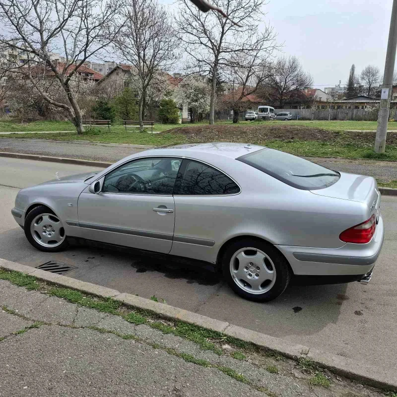 Mercedes-Benz CLK, снимка 8 - Автомобили и джипове - 49605813