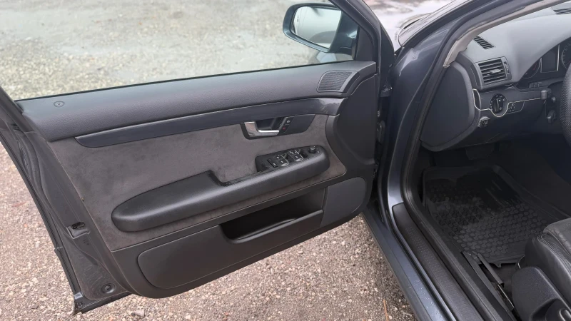Audi A4 1.8 T АГУ, снимка 8 - Автомобили и джипове - 52496029