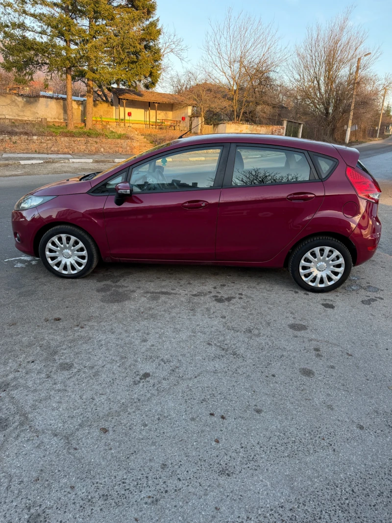 Ford Fiesta 1.4 фабрична газ, снимка 6 - Автомобили и джипове - 53542603