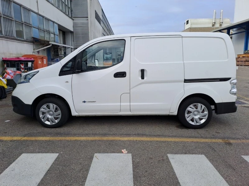 Nissan e-NV200 40kwh само на 5200 км Нов, N1 хомогенизация, снимка 3 - Автомобили и джипове - 52841073