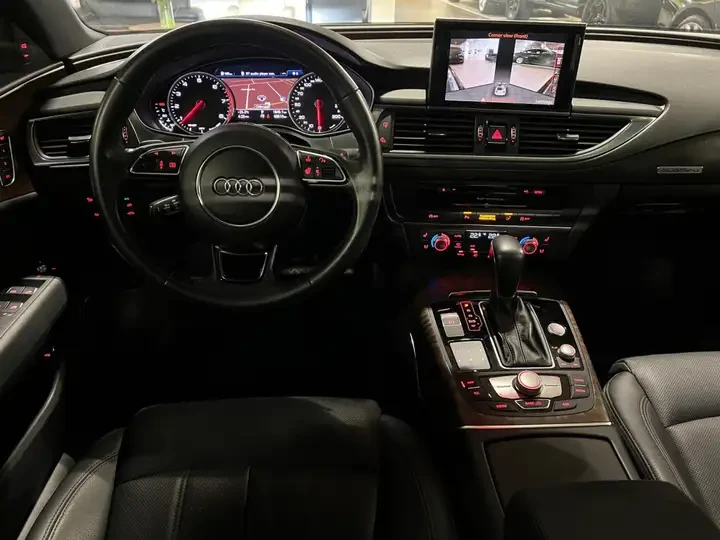 Audi A7 3.0T * S LINE * Technik * BOSE * CARFAX, снимка 14 - Автомобили и джипове - 54904947