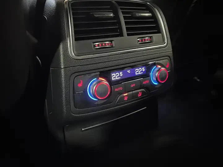 Audi A7 3.0T * S LINE * Technik * BOSE * CARFAX, снимка 17 - Автомобили и джипове - 54904947